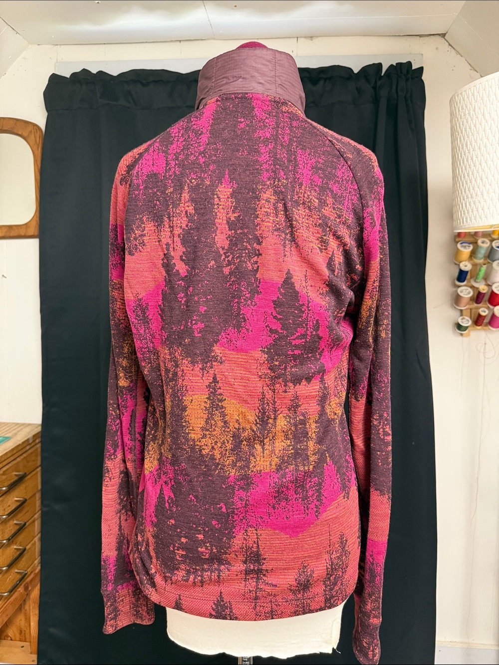 Smartwool Women’s Insulated Jacket in Plum with Pink-Accent Sleeves - Picture 2 of 3